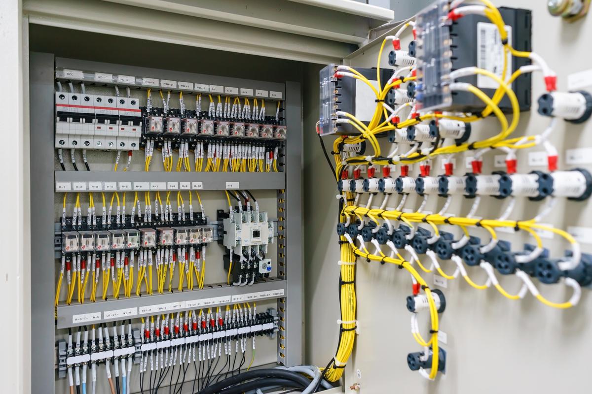 Distribution Panel